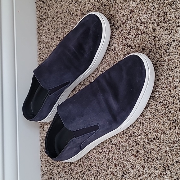 Vince Shoes - Vince sz 6.5 Navy Suede Slides